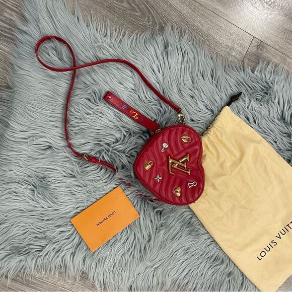 Louis Vuitton |limited edition| new wave heart crossbody bag love lock quilted - Picture 6 of 16